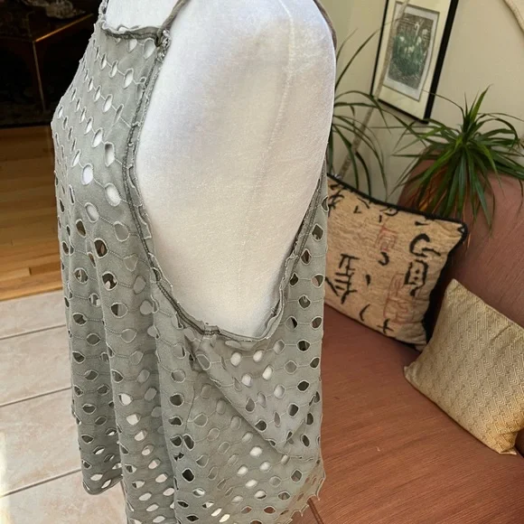 Dylan Size Medium Taupe Tank Top - Picture 3 of 6